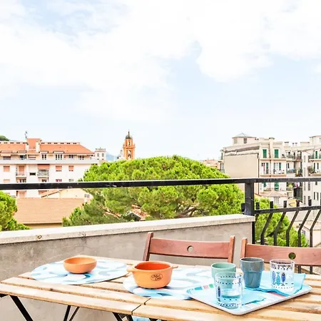 Appartement Colorful Flat With Garage Chiavari