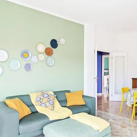 Colorful Flat With Garage