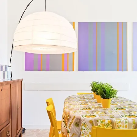 Colorful Flat With Garage * Кьявари