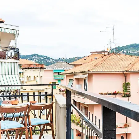 Appartement Colorful Flat With Garage Chiavari